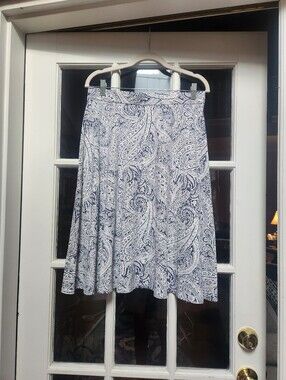J McLaughlin Catalina Cloth Pull-on Navy/White Paisley Skirt; Size Medium